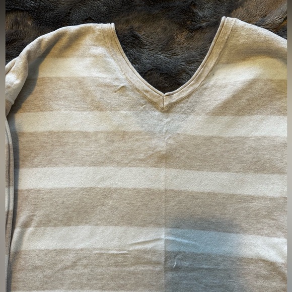 Old Navy Beige Knit Top - Picture 9 of 9